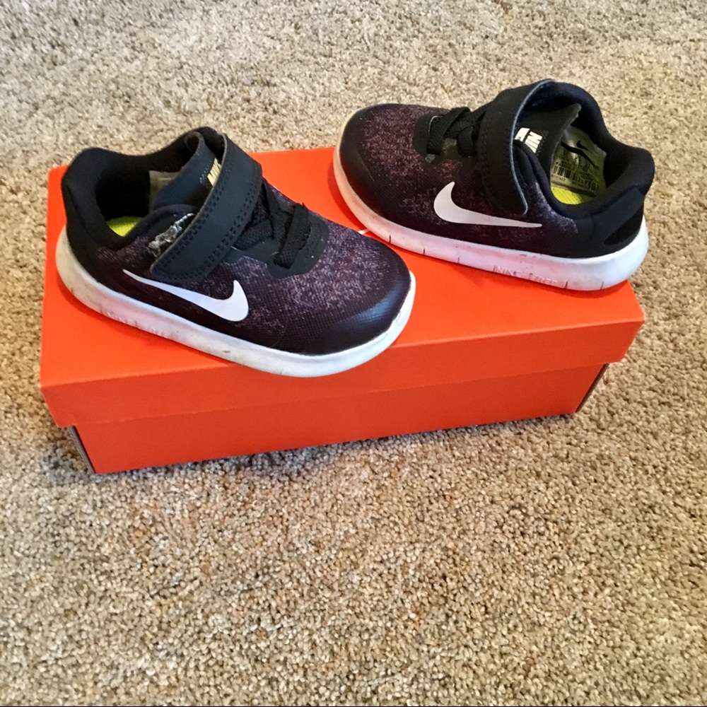 🎉Host Pick🎉 Toddler Nike’s! GUC. Size 6c.